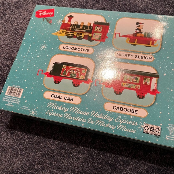 Disney Mickey Mouse Christmas Holiday Train 12 piece set - Picture 5 of 6